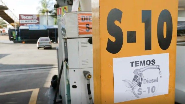 Pacote para conter alta dos combustíveis inclui subsídios e isenções