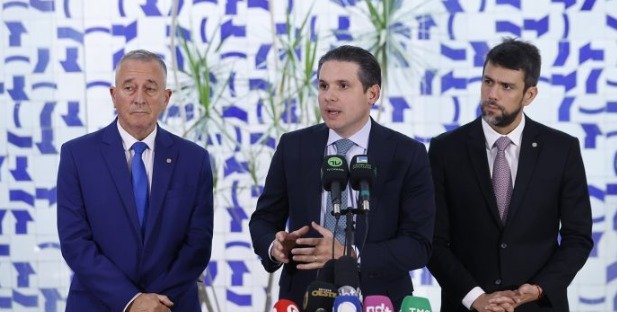 Motta quer votar o fim da escala 6×1 no Plenário na próxima semana