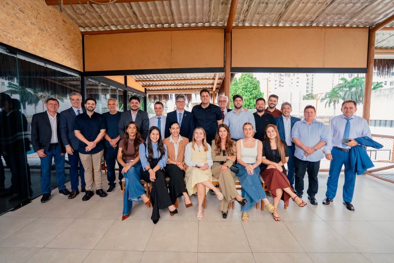 Orleans Brandão conduz encontro de alinhamento com pré-candidatos do MDB