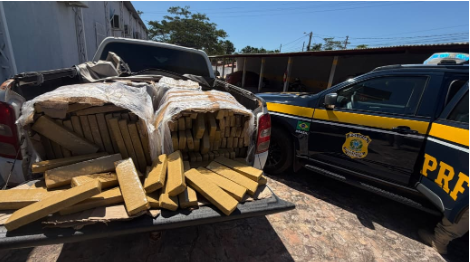 PRF apreende 355 kg de maconha em Peritoró