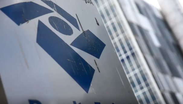 Receita paga nesta segunda último lote de restituição do IR 2026